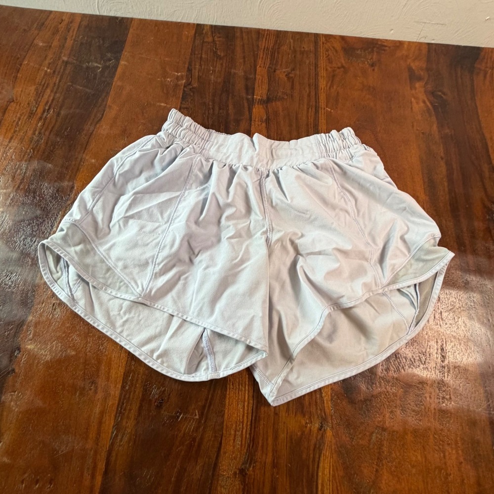 Lululemon Hotty Hot Low Rise Lined Short 2.5 Light Blue W7AVG T0222-0000 Size 6